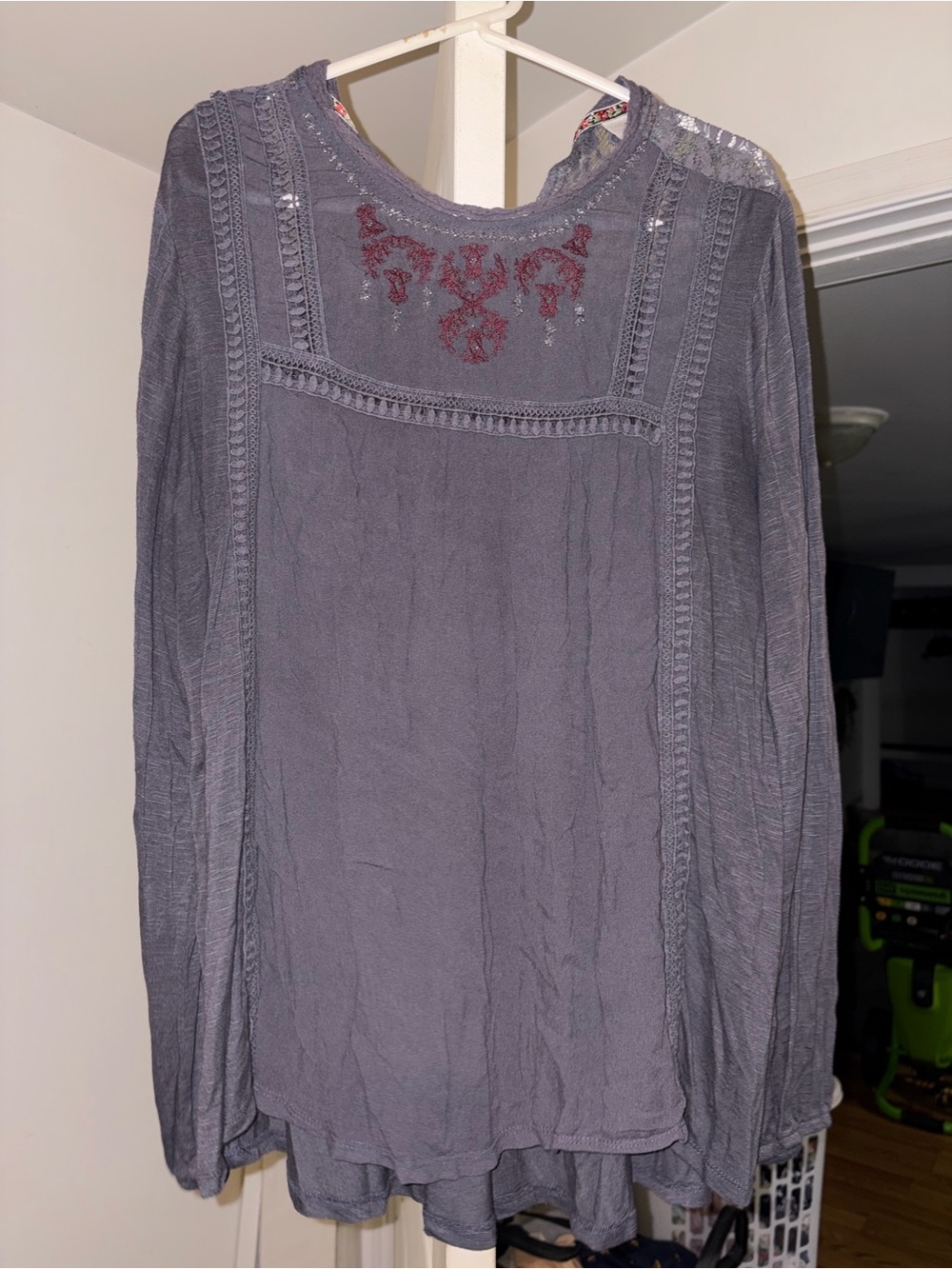 Knox Rose Lace Tunic Top in Plum Gray with Floral Trim - Picture 2 of 2